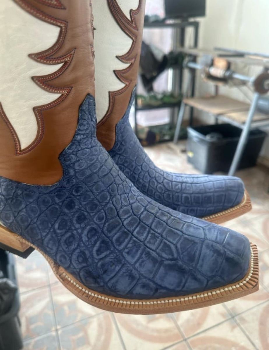 American Alligator / Sueded / Messenger: Santana's Boots